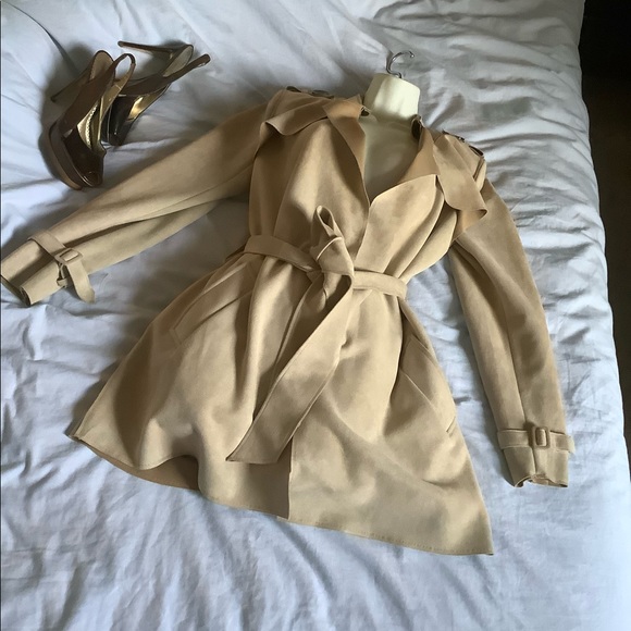 💥HP💥 MAKE OFFER -  high end Suede beige coat - Picture 6 of 13